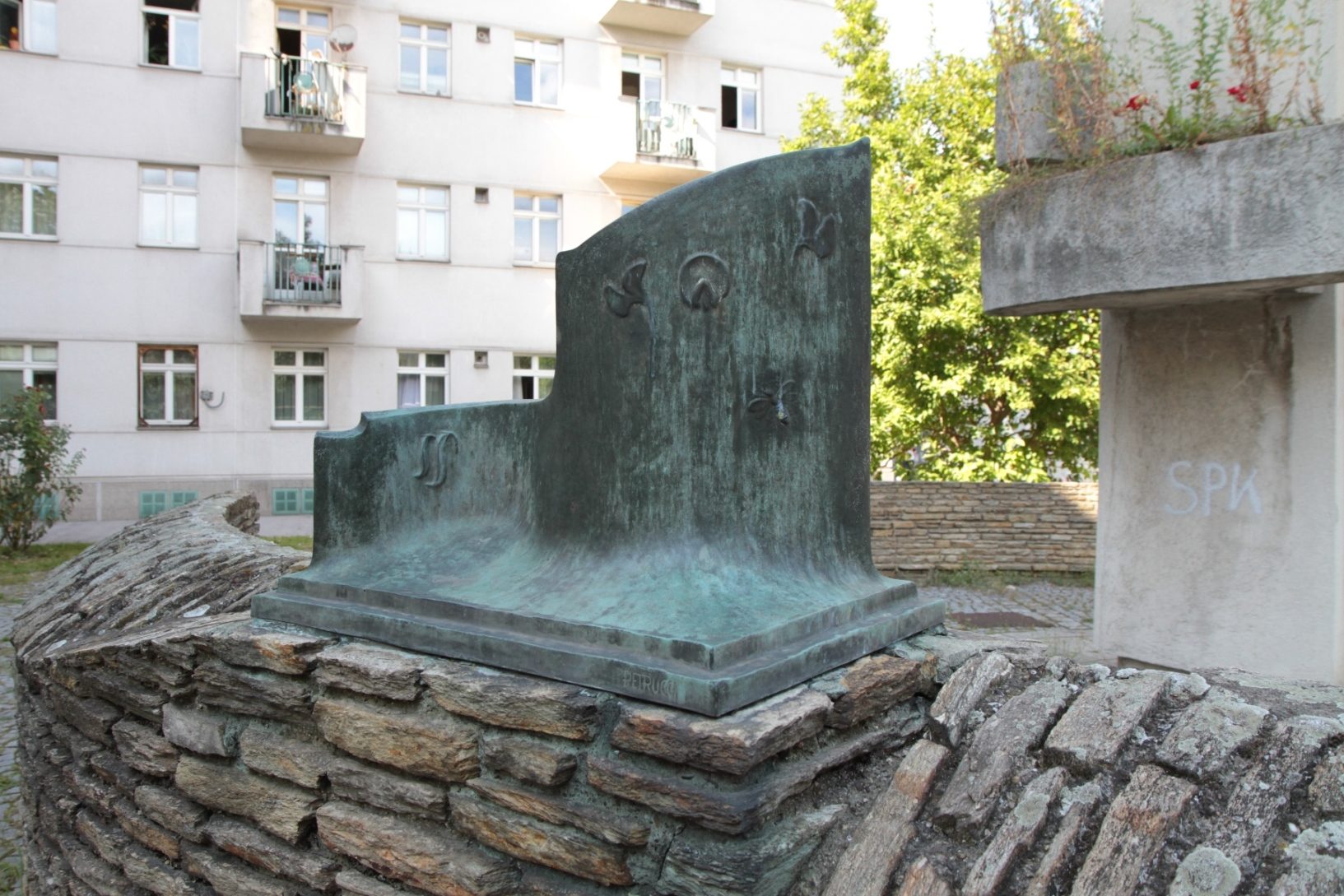 Mendel and Tschermak memorial, _Vienna - 06.JPG
